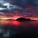 Private In With Sea View Δωμάτια σε οικογενειακή κατοικία *