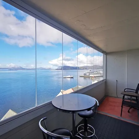 Private In With Sea View * Ålesund