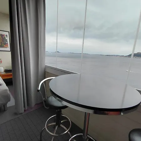 Privat bolig Homestayseaview Alesund *