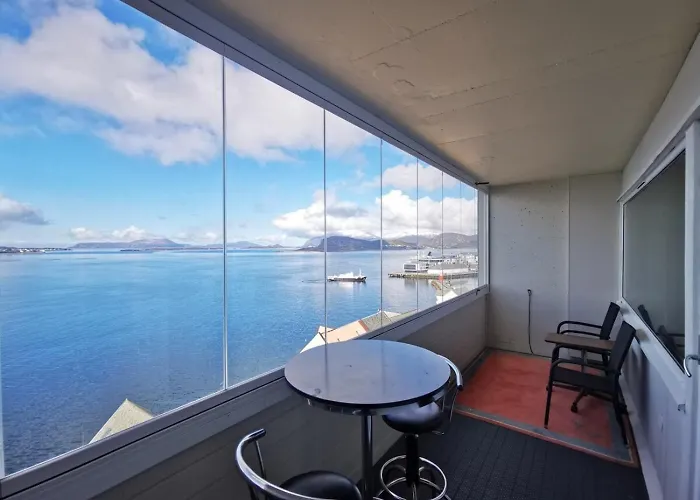 Private In With Sea View * Ålesund