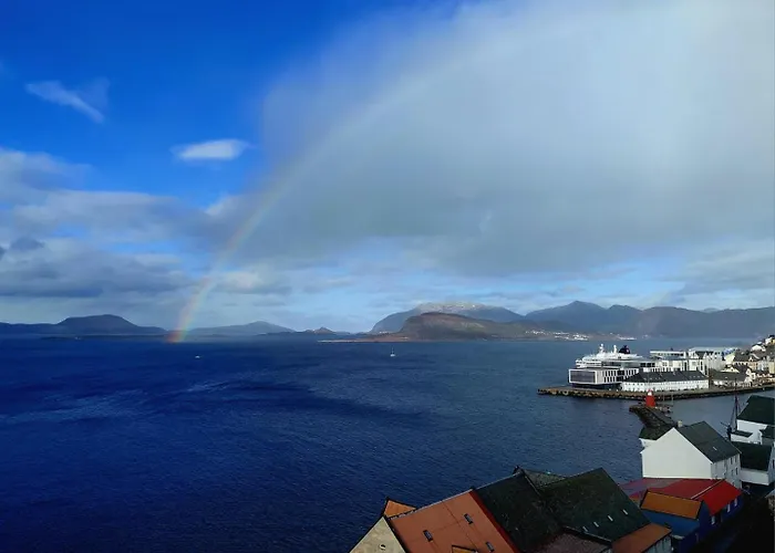 Private In With Sea View * Ålesund